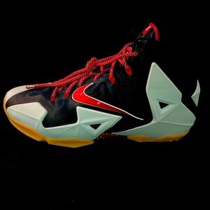 NIKE LebRon 11 “INDEPENDENCE DAY”